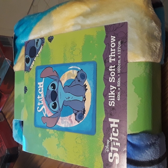 Stich silky soft throw/ BUNDLE ONLY